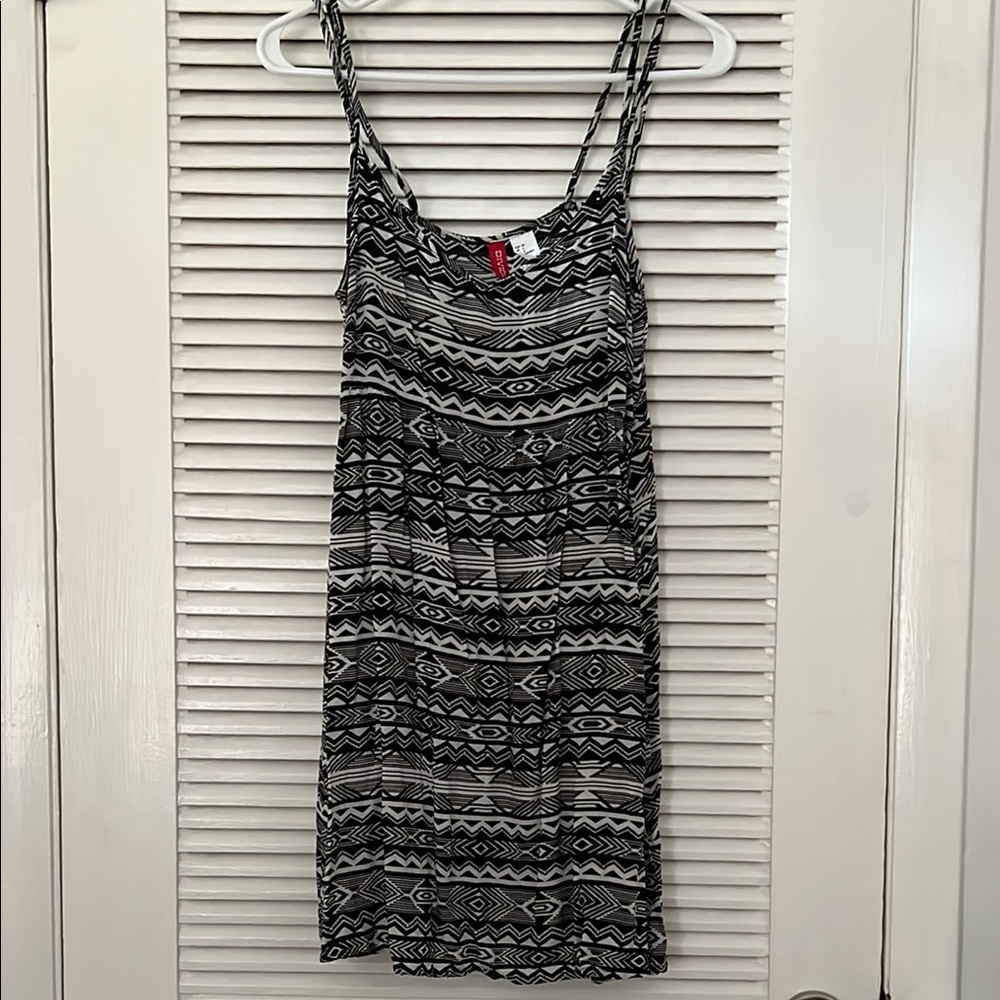 DIVIDED Black and White Patterned Dress EUC